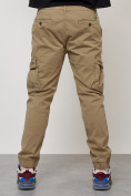 Оптом Джинсы карго мужские с накладными карманами бежевого цвета 2413B во Владивостоке, фото 4