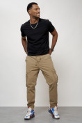 Оптом Джинсы карго мужские с накладными карманами бежевого цвета 2413B, фото 6