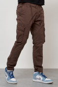 Оптом Джинсы карго мужские с накладными карманами коричневого цвета 2413K, фото 7