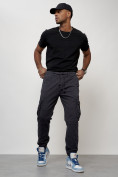 Оптом Джинсы карго мужские с накладными карманами темно-серого цвета 2413TC в Саратове, фото 9