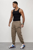 Оптом Джинсы карго мужские с накладными карманами бежевого цвета 2417B в Ярославле, фото 6