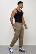 Оптом Джинсы карго мужские с накладными карманами бежевого цвета 2417B в Кемерово, фото 7