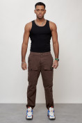 Оптом Джинсы карго мужские с накладными карманами коричневого цвета 2417K в Челябинске, фото 7