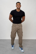 Оптом Джинсы карго мужские с накладными карманами бежевого цвета 2418B в Перми, фото 11