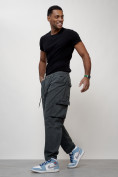 Оптом Джинсы карго мужские с накладными карманами темно-серого цвета 2418TC в Перми, фото 3