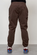 Оптом Джинсы карго мужские с накладными карманами коричневого цвета 2419K в Волгоградке, фото 8