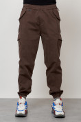 Оптом Джинсы карго мужские с накладными карманами коричневого цвета 2420K, фото 4