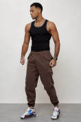 Оптом Джинсы карго мужские с накладными карманами коричневого цвета 2420K, фото 9
