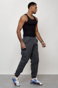 Оптом Джинсы карго мужские с накладными карманами темно-серого цвета 2420TC в Сочи, фото 3