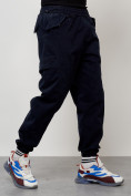 Оптом Джинсы карго мужские с накладными карманами темно-синего цвета 2420TS в Екатеринбурге, фото 3