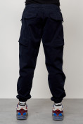 Оптом Джинсы карго мужские с накладными карманами темно-синего цвета 2420TS в Омске, фото 4