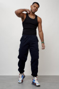 Оптом Джинсы карго мужские с накладными карманами темно-синего цвета 2420TS, фото 6