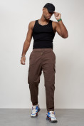 Оптом Джинсы карго мужские с накладными карманами коричневого цвета 2422K, фото 5