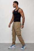 Оптом Джинсы карго мужские с накладными карманами бежевого цвета 2424B