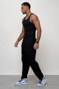 Оптом Джинсы карго мужские с накладными карманами черного цвета 2424Ch в Сочи, фото 2