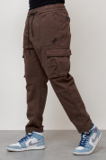 Оптом Джинсы карго мужские с накладными карманами коричневого цвета 2424K в Волгоградке, фото 6