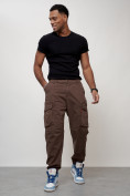 Оптом Джинсы карго мужские с накладными карманами коричневого цвета 2425K, фото 10