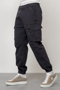Оптом Джинсы карго мужские с накладными карманами темно-серого цвета 2425TC в Челябинске, фото 4