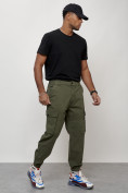 Оптом Джинсы карго мужские с накладными карманами цвета хаки 2426Kh в Уфе, фото 7