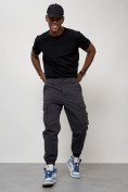 Оптом Джинсы карго мужские с накладными карманами темно-серого цвета 2426TC в Саратове, фото 3