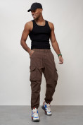 Оптом Джинсы карго мужские с накладными карманами коричневого цвета 2428K, фото 10
