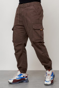 Оптом Джинсы карго мужские с накладными карманами коричневого цвета 2428K во Владивостоке, фото 6