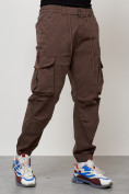 Оптом Джинсы карго мужские с накладными карманами коричневого цвета 2428K во Владивостоке, фото 7