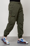 Оптом Джинсы карго мужские с накладными карманами цвета хаки 2428Kh в Перми, фото 2