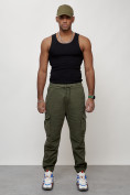 Оптом Джинсы карго мужские с накладными карманами цвета хаки 2428Kh в Волгоградке, фото 5