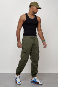 Оптом Джинсы карго мужские с накладными карманами цвета хаки 2428Kh в Уфе, фото 7