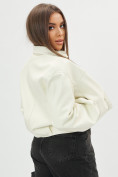 Оптом Короткая кожаная куртка женская белого цвета 246Bl в Казани, фото 2