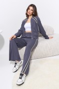 Оптом Женский спортивный трикотажный костюм с лампасами серого цвета 2583Sr, фото 7