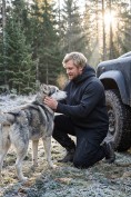 Оптом Толстовка мужская флисовая свободного кроя с капюшоном черного цвета 2623Ch, фото 4