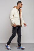 Оптом Плюшевая куртка мужская с капюшоном молодежная бежевого цвета 28117B в Казани, фото 3
