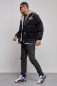 Оптом Плюшевая куртка мужская с капюшоном молодежная черного цвета 28117Ch в Екатеринбурге, фото 2