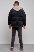 Оптом Плюшевая куртка мужская с капюшоном молодежная черного цвета 28117Ch в Оренбурге, фото 4
