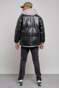Оптом Куртка из экокожи мужская с плюшевым капюшон черного цвета 28132Ch в Екатеринбурге, фото 4