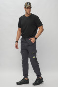 Оптом Брюки джоггеры спортивные с карманами мужские темно-серого цвета 3073TC в Казани, фото 2