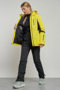 Оптом Горнолыжная куртка женская зимняя желтого цвета 3105J в Екатеринбурге, фото 11