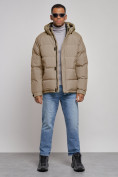 Оптом Куртка спортивная болоньевая мужская зимняя с капюшоном бежевого цвета 3111B в  Красноярске