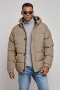 Оптом Куртка спортивная болоньевая мужская зимняя с капюшоном бежевого цвета 3111B в Саратове, фото 7