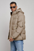 Оптом Куртка спортивная болоньевая мужская зимняя с капюшоном бежевого цвета 3111B в Саратове, фото 9