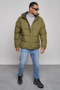 Оптом Куртка спортивная болоньевая мужская зимняя с капюшоном цвета хаки 3111Kh в Перми, фото 10