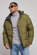 Оптом Куртка спортивная болоньевая мужская зимняя с капюшоном цвета хаки 3111Kh в Перми, фото 8