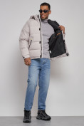 Оптом Куртка спортивная болоньевая мужская зимняя с капюшоном светло-бежевого цвета 3111SB в Перми, фото 14