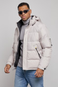 Оптом Куртка спортивная болоньевая мужская зимняя с капюшоном светло-бежевого цвета 3111SB в Сочи, фото 8