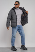 Оптом Куртка спортивная болоньевая мужская зимняя с капюшоном серого цвета 3111Sr в Уфе, фото 14