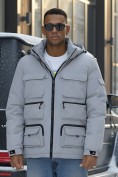 Оптом Куртка спортивная мужская зимняя с капюшоном светло-серого цвета 3222SS