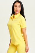 Оптом Спортивная футболка поло женская желтого цвета 33412J в Казани, фото 3