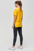 Оптом Женские футболки с принтом желтого цвета 34004J в Екатеринбурге, фото 2